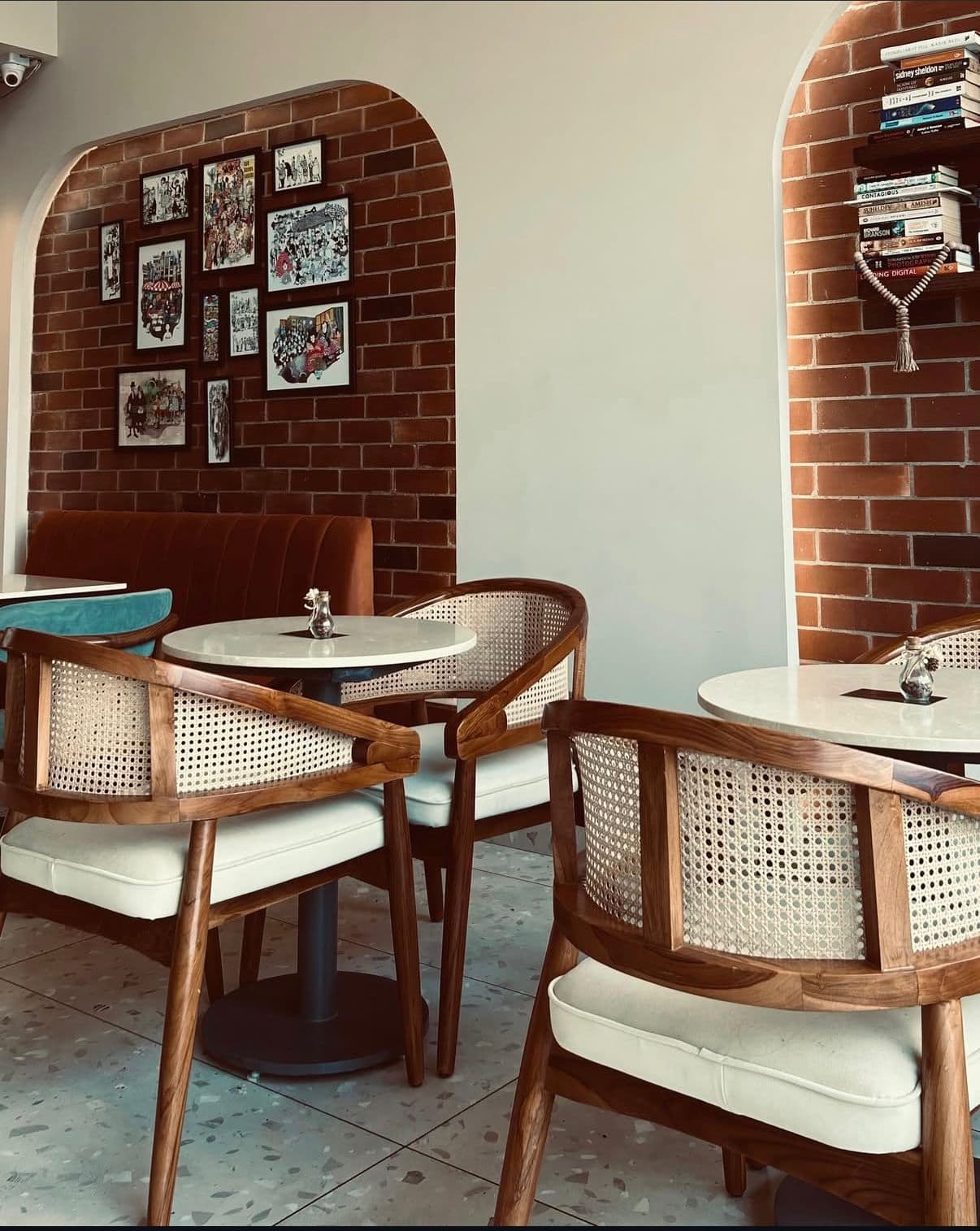 Bean Brew & Beyond — Sector 65 interior